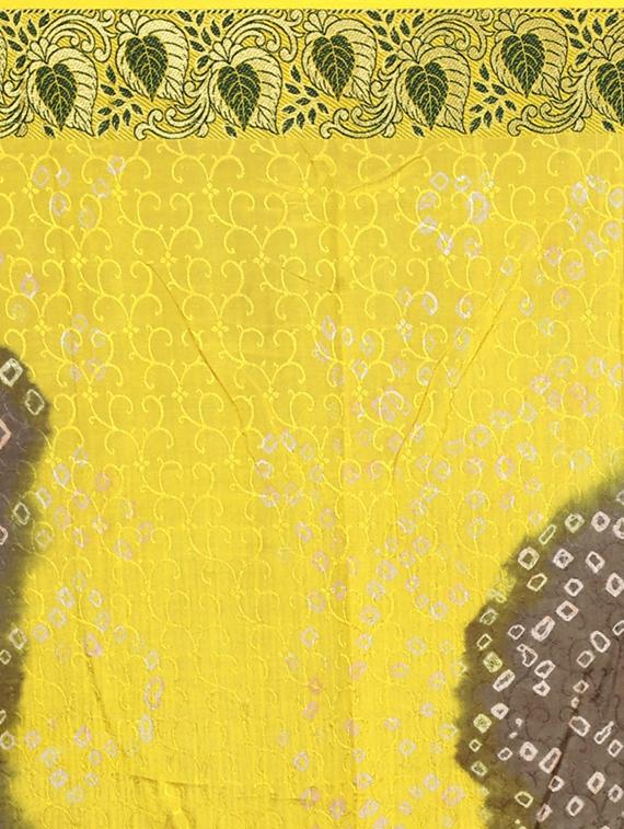 Zari bordered bandhani saree with blouse - 15607552 - Zoom Image - 4