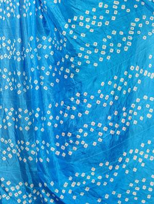 Zari bordered bandhani saree with blouse - 15607561 - Standard Image - 4