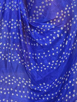 Zari bordered bandhani saree with blouse - 15607568 - Standard Image - 4