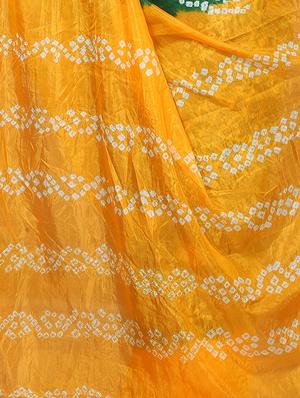 Bottle green bandhani saree with blouse - 15607570 - Standard Image - 4