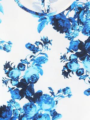 floral round neck top - 15610783 - Standard Image - 4