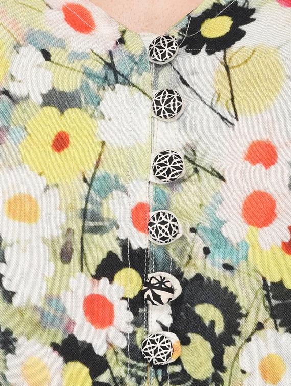 button detail floral dress - 15612881 - Zoom Image - 4