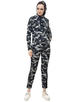 camouflage print active wear set - 15614704 - Standard Image - 4