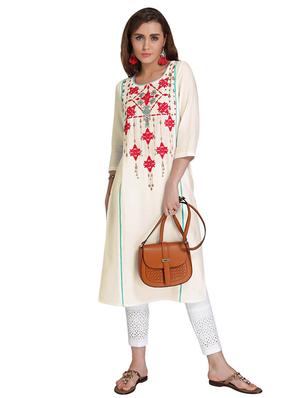Straight embroidered kurta - 15621823 - Standard Image - 4
