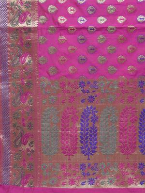 paisley zari border banarasi saree with blouse - 15622874 - Standard Image - 4