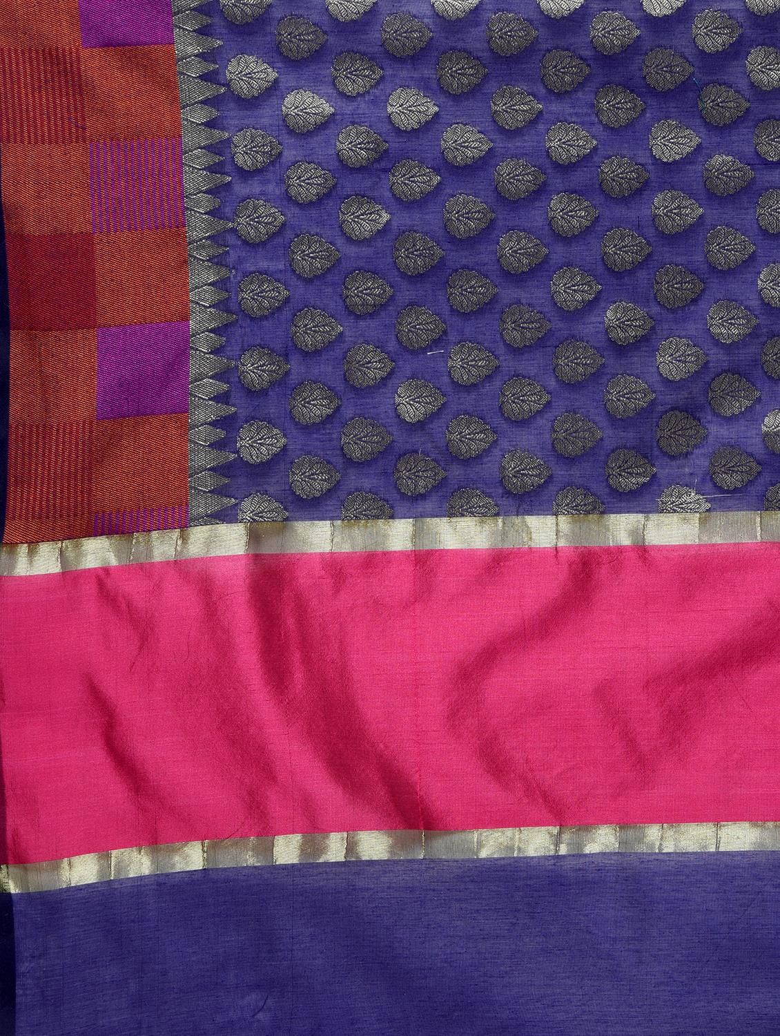 checkered border banarasi saree with blouse - 15622878 - Zoom Image - 4