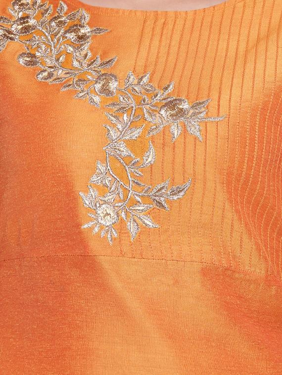 Embroidered silk straight kurta - 15649808 - Zoom Image - 4
