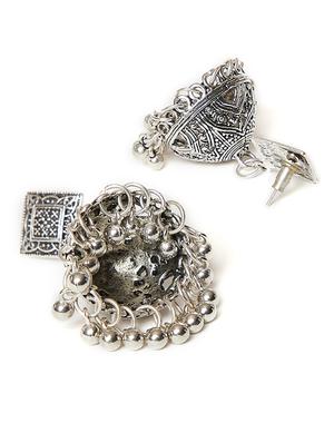 silver metal jewellery - 15653271 - Standard Image - 4