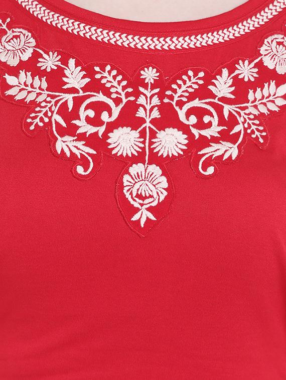 tie up back embroidered patch top - 15675254 - Zoom Image - 4
