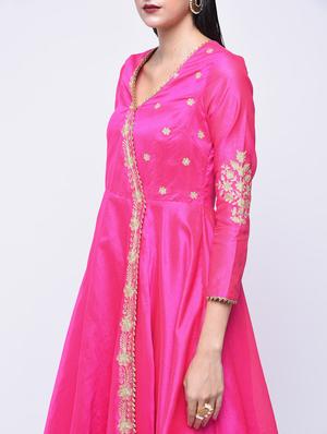 Gotta patti Embroidered angrakha kurta - 15701757 - Standard Image - 4