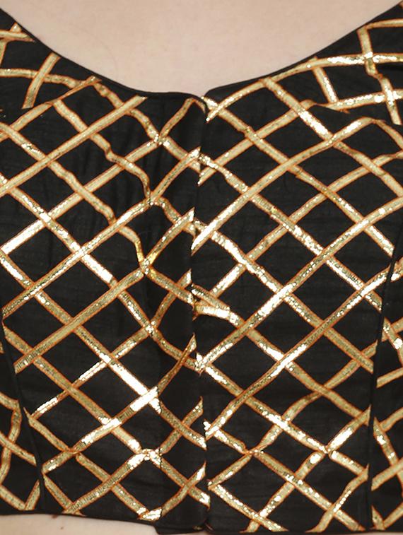 Gota patti blouse with drawstring - 15707934 - Zoom Image - 4