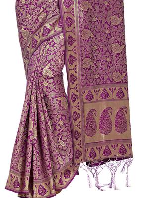 paisley zari motif banarasi saree with blouse - 15709265 - Standard Image - 4
