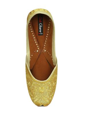 gold slip on jutis - 15713333 - Standard Image - 4
