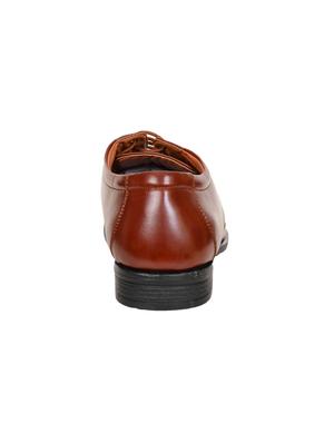 brown leatherette lace-up derbys - 15715948 - Standard Image - 4