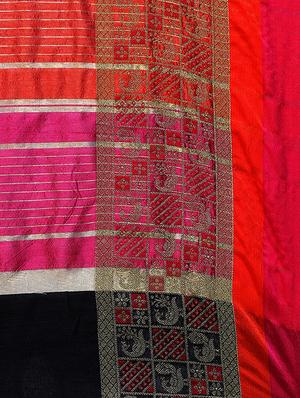 zari border black woven saree with blouse - 15724736 - Standard Image - 4