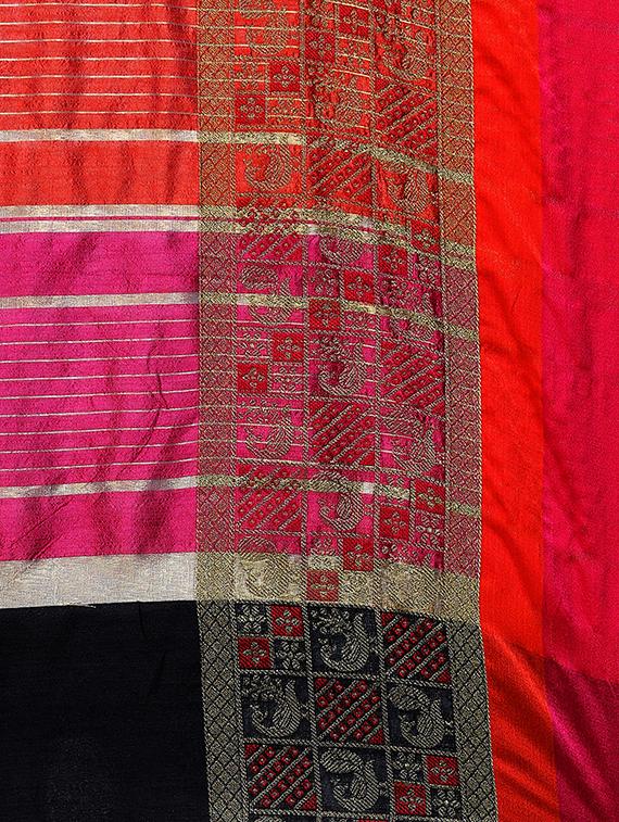 zari border black woven saree with blouse - 15724736 - Zoom Image - 4