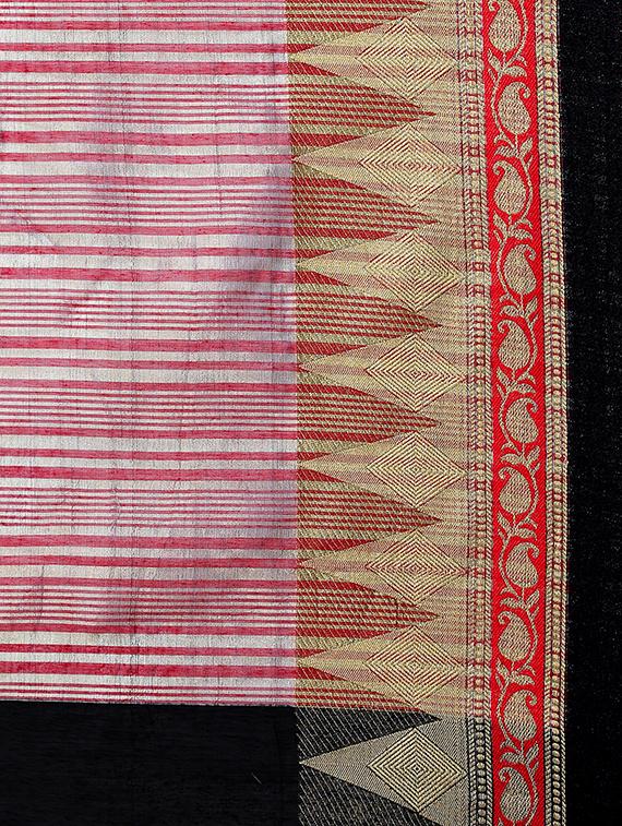 temple zari border woven saree with blouse - 15724738 - Zoom Image - 4