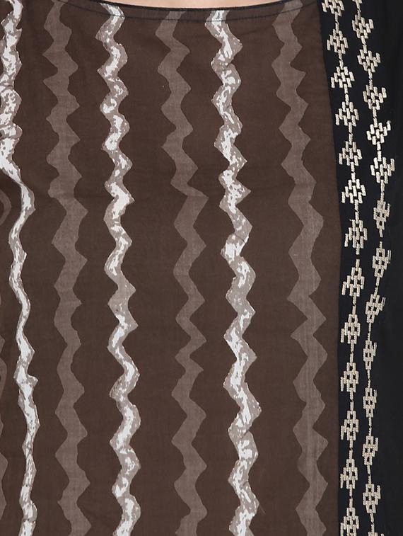 A-line double slit chevron kurta - 15727329 - Zoom Image - 4