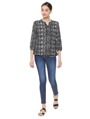 button detail printed top - 15728406 - Standard Image - 4