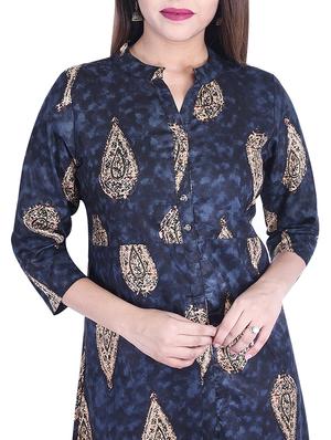 Printed slit a-line kurta - 15734530 - Standard Image - 4