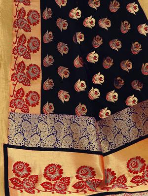 floral zari motif banarasi saree with blouse - 15734866 - Standard Image - 4