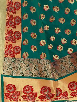 floral zari motif banarasi saree with blouse - 15734868 - Standard Image - 4