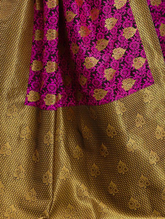 floral zari motif banarasi saree with blouse - 15734871 - Zoom Image - 4