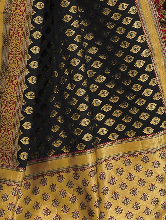 half & half zari banarasi saree with blouse - 15734876 - Zoom Image - 4