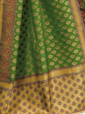 half & half zari banarasi saree with blouse - 15734877 - Standard Image - 4