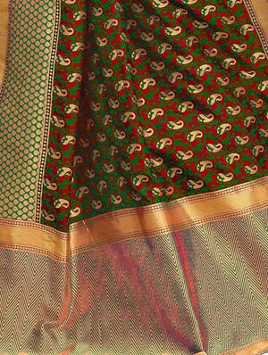 half & half paisley banarasi saree with blouse - 15734878 - Standard Image - 4