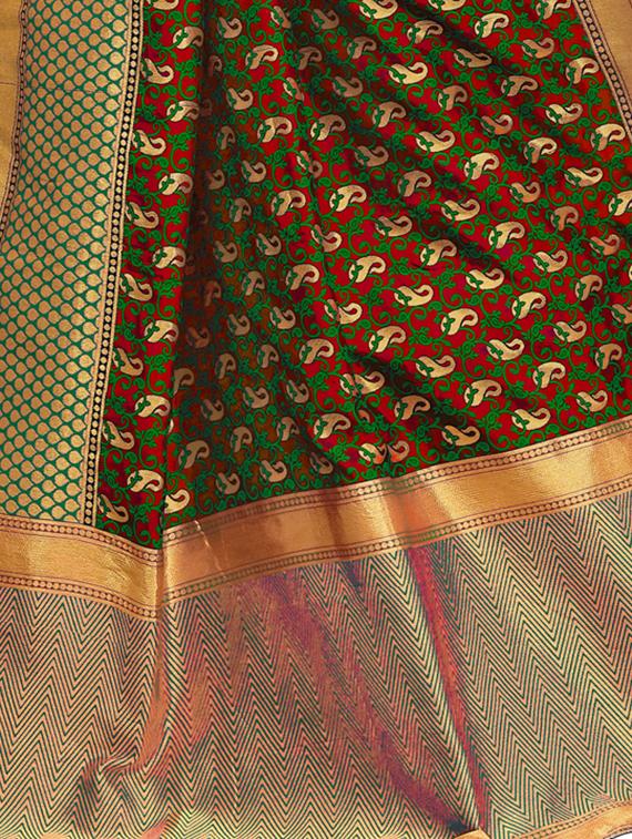 half & half paisley banarasi saree with blouse - 15734878 - Zoom Image - 4