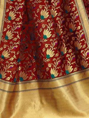 floral zari motif banarasi saree with blouse - 15734889 - Standard Image - 4