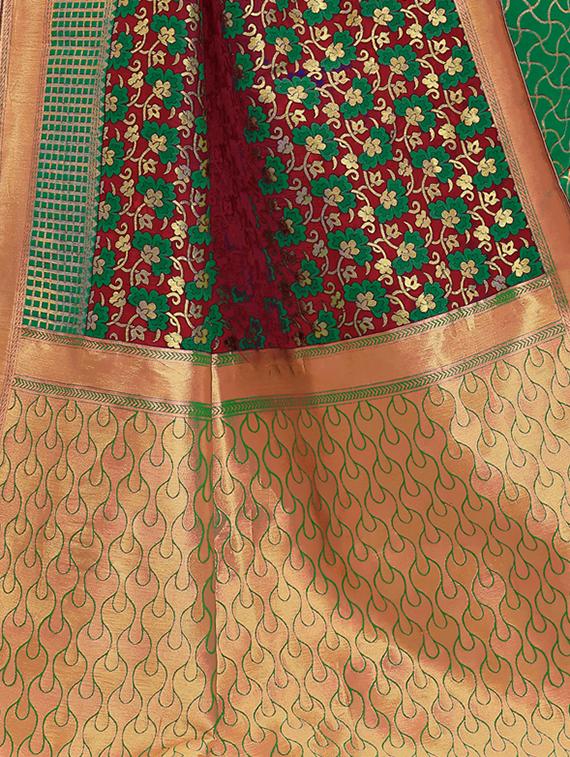 half & half floral banarasi saree with blouse - 15734890 - Zoom Image - 4