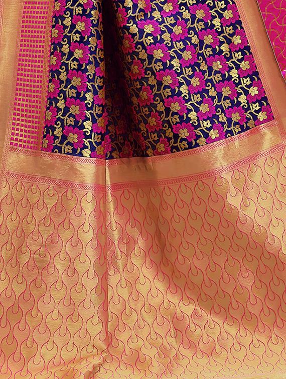 half & half floral banarasi saree with blouse - 15734891 - Zoom Image - 4
