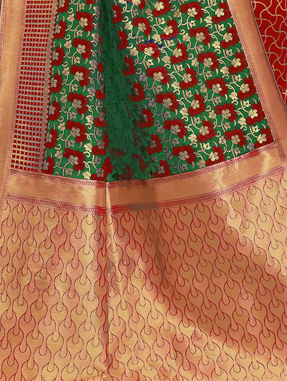 half & half floral banarasi saree with blouse - 15734892 - Zoom Image - 4