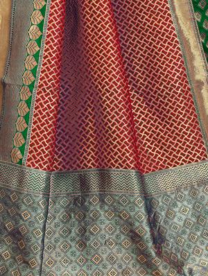 half & half zari banarasi saree with blouse - 15734894 - Standard Image - 4