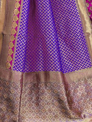 half & half zari banarasi saree with blouse - 15734895 - Standard Image - 4