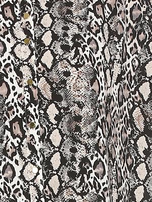 animal print asymmetric shirt - 15735399 - Standard Image - 4