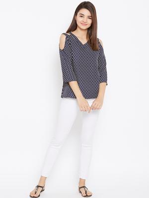 cut out detail printed top - 15735859 - Standard Image - 4