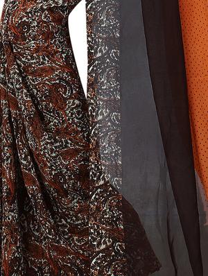 paisley half & half saree with blouse - 15738186 - Standard Image - 4