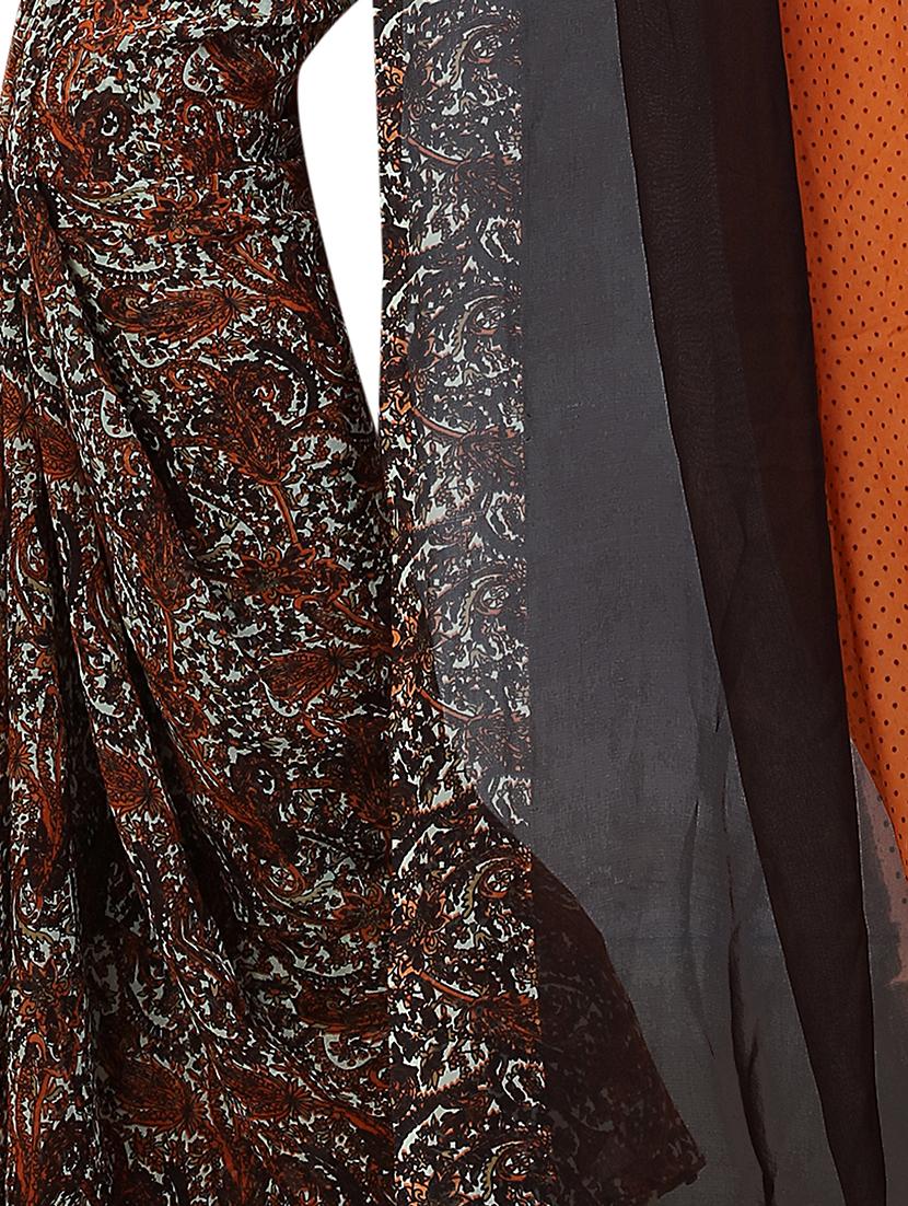 paisley half & half saree with blouse - 15738186 - Zoom Image - 4