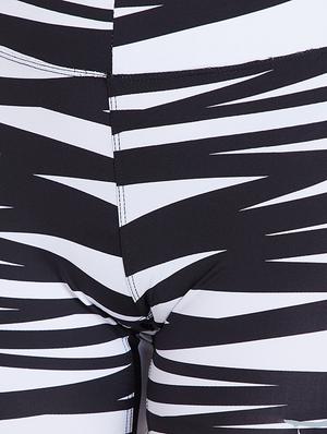 abstract print sports shorts - 15752284 - Standard Image - 4