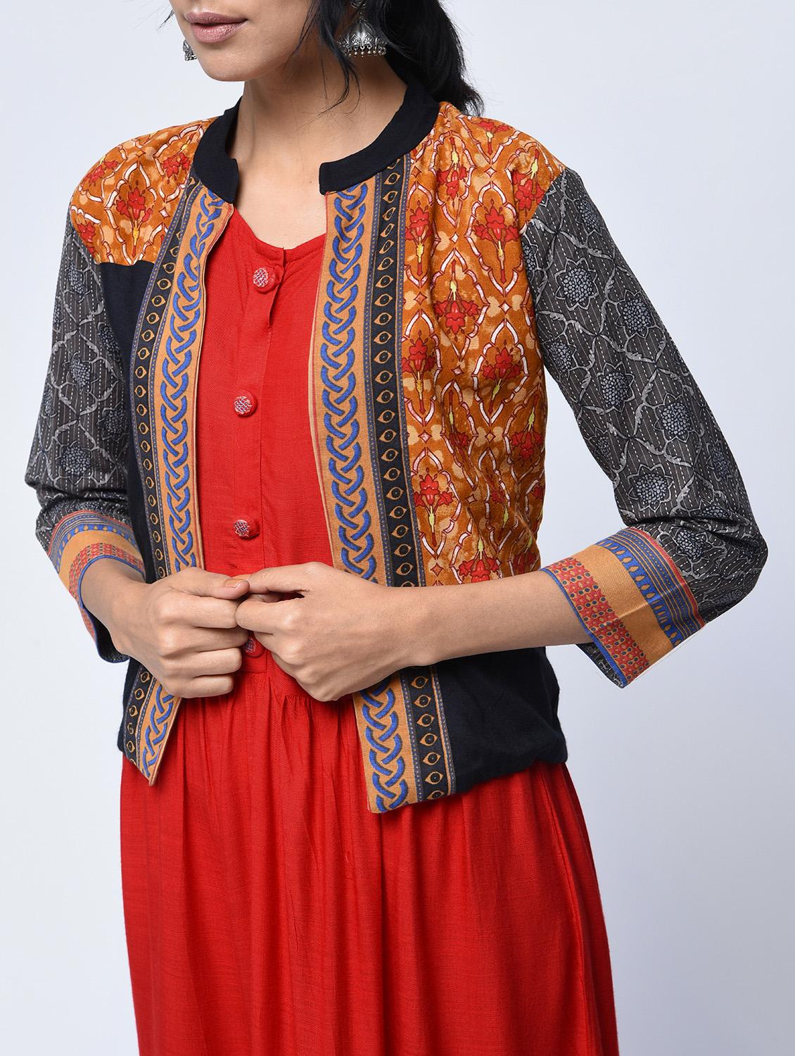Embroidered slit kurta with jacket - 15760015 - Zoom Image - 4