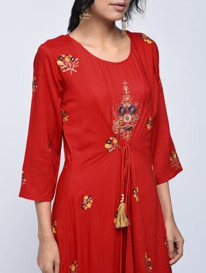layered embroidered kurta - 15760026 - Standard Image - 4