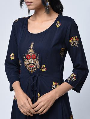 Layered embroidered kurta - 15760027 - Standard Image - 4