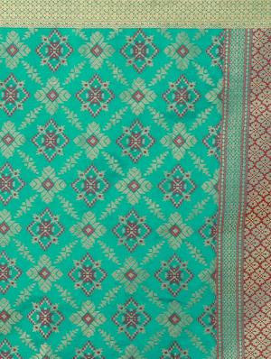 green silk woven saree with blouse - 15773525 - Standard Image - 4