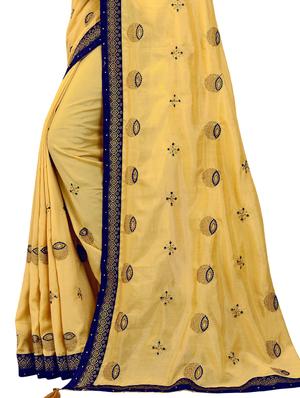 conversational embroidered yellow saree with blouse - 15781689 - Standard Image - 4
