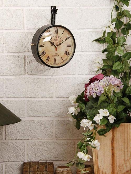 wall hanging vintage style station clock double sided - 15798624 - Standard Image - 1