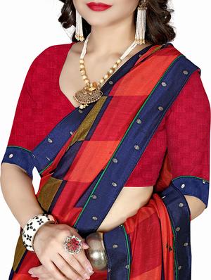 mirrored border printed saree with blouse - 15809252 - Standard Image - 4
