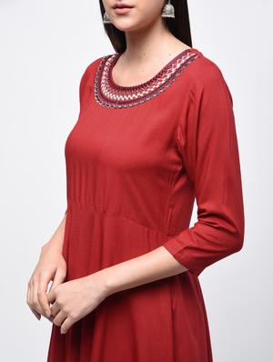 Embroidered high-low kurta with salwar set - 15817022 - Standard Image - 4